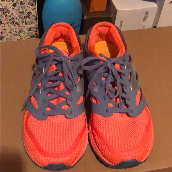 New Balance - Picture 1 of 3